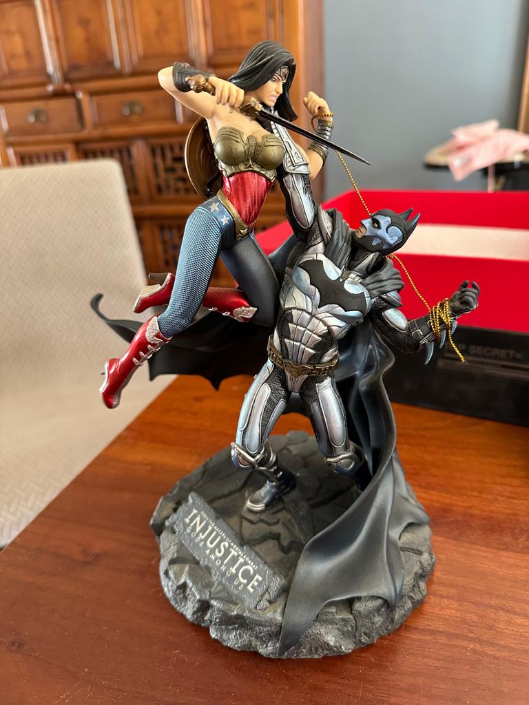 Injustice Gods Among Us beeldje - Batman vs Wonder Woman, Ophalen of Verzenden, Zo goed als nieuw