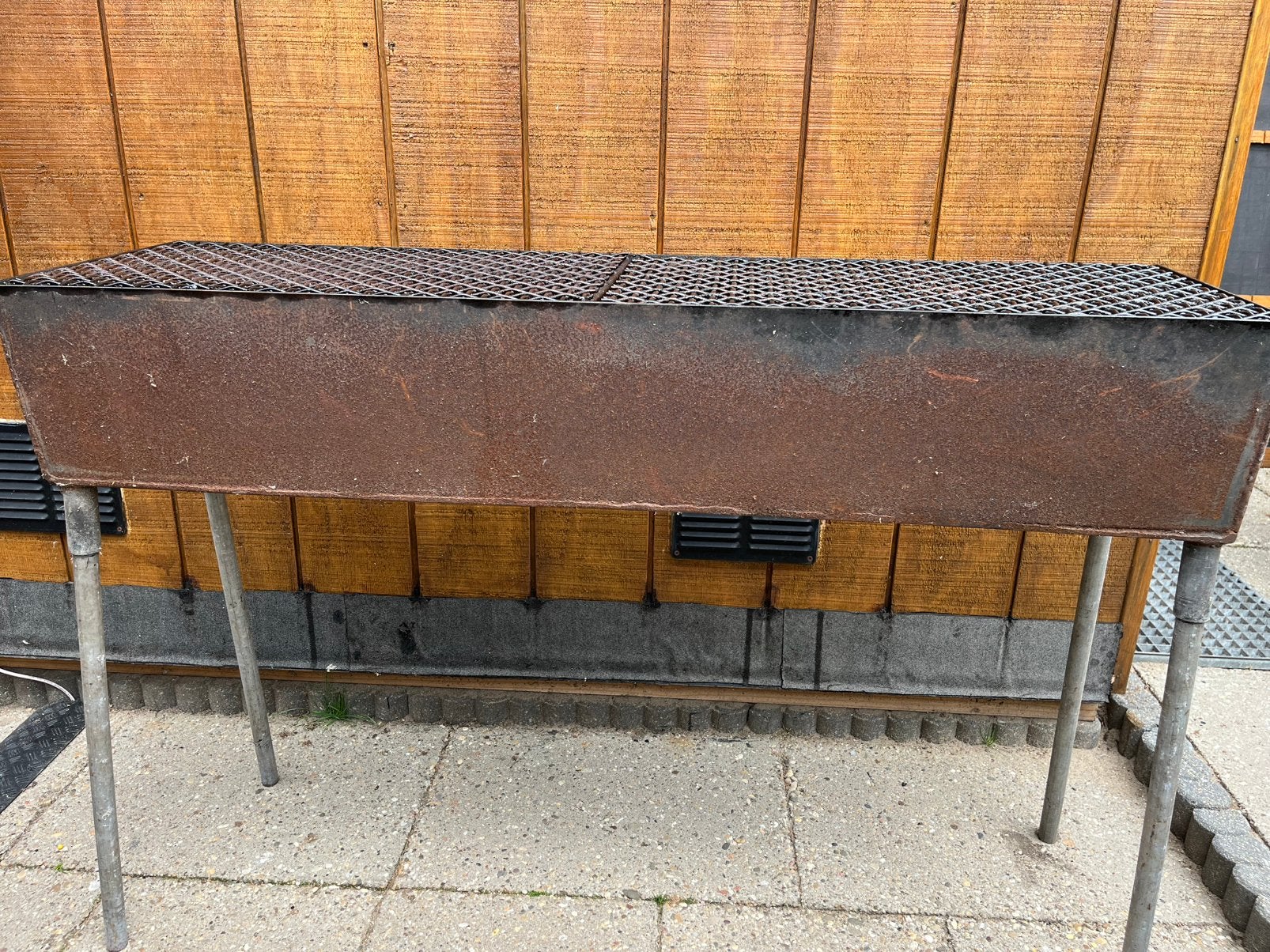Robuuste houtskool barbeque., Ophalen, Zo goed als nieuw
