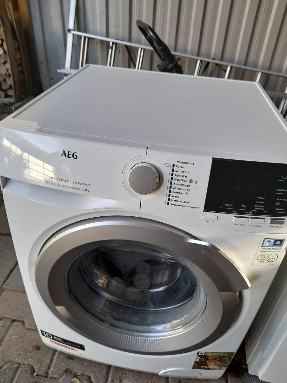 Wasmachine / AEG Lavamat / 6000 series / Ivm overlijden, Ophalen, 1200 tot 1600 toeren, 8 tot 10 kg, Energieklasse A of zuiniger
