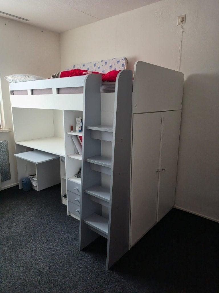 Hoogslaper inclusief Kledingkast, Bureau, Veel Opbergruimte, Ophalen, Eenpersoons, Minder dan 160 cm, Zo goed als nieuw
