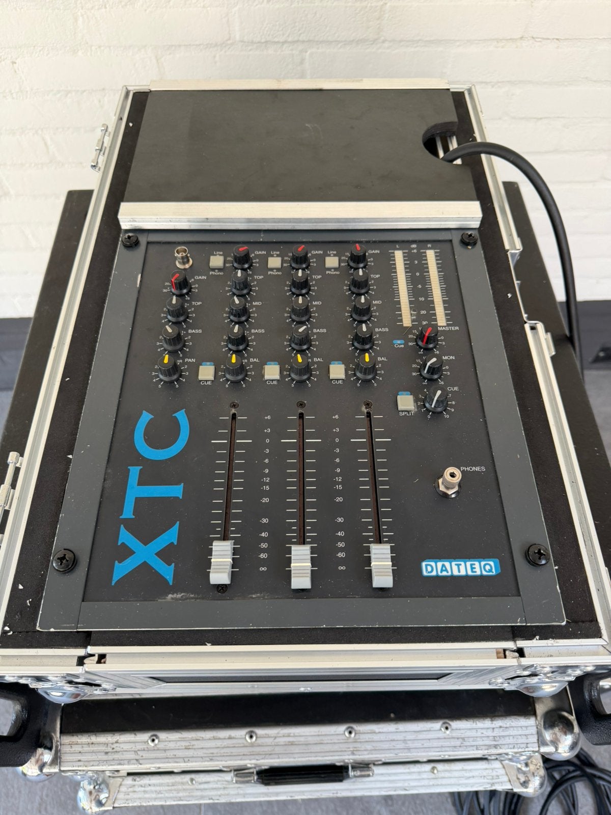 Dateq XTC mixer met Sennheiser Xs 2 draadloos microfoon, Muziek en Instrumenten, Ophalen, Zo goed als nieuw, 5 tot 10 kanalen