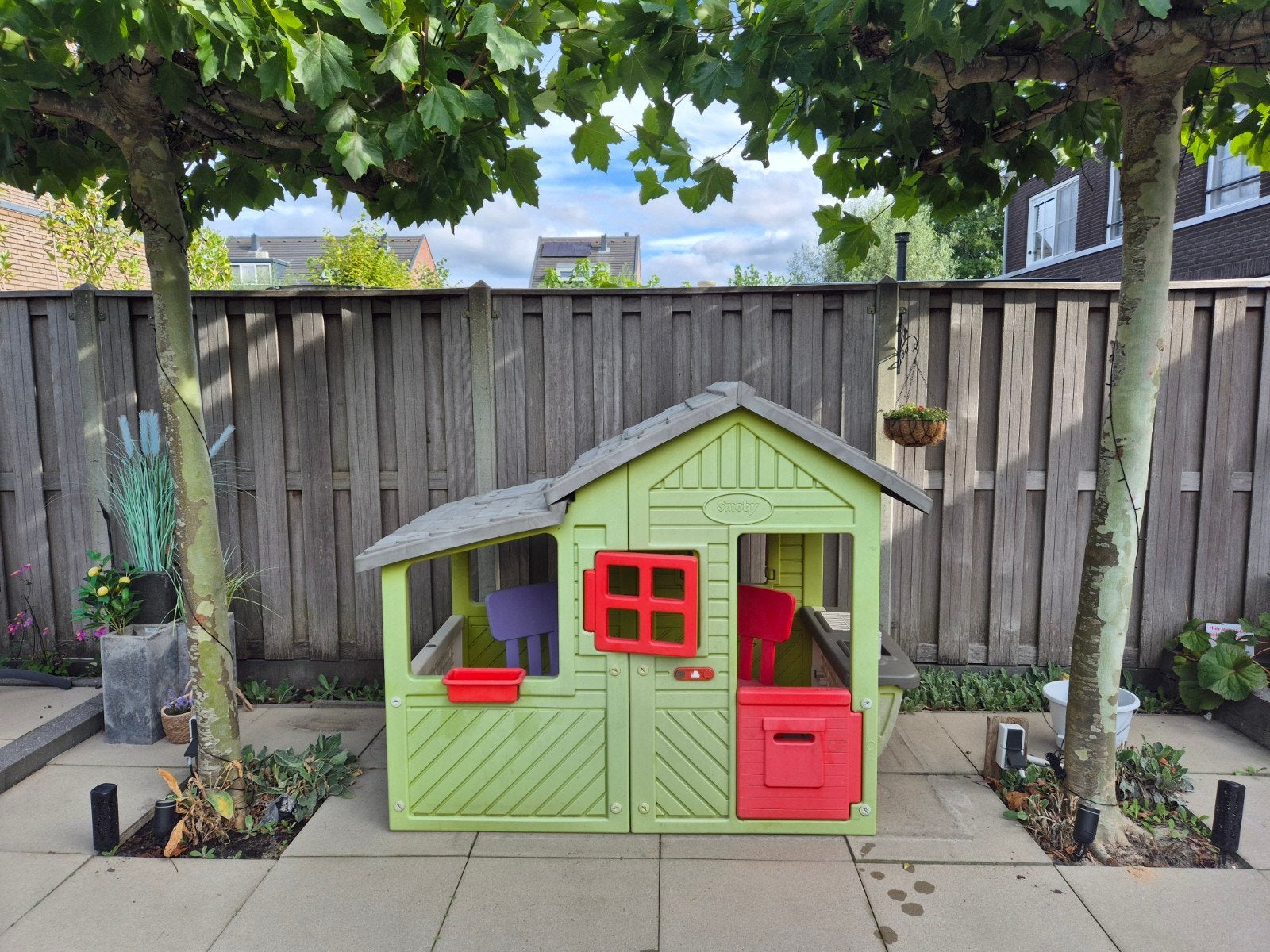 Smoby Speelhuisje met keuken en 2 IKEA stoeltjes, Ophalen, Gebruikt, Kunststof