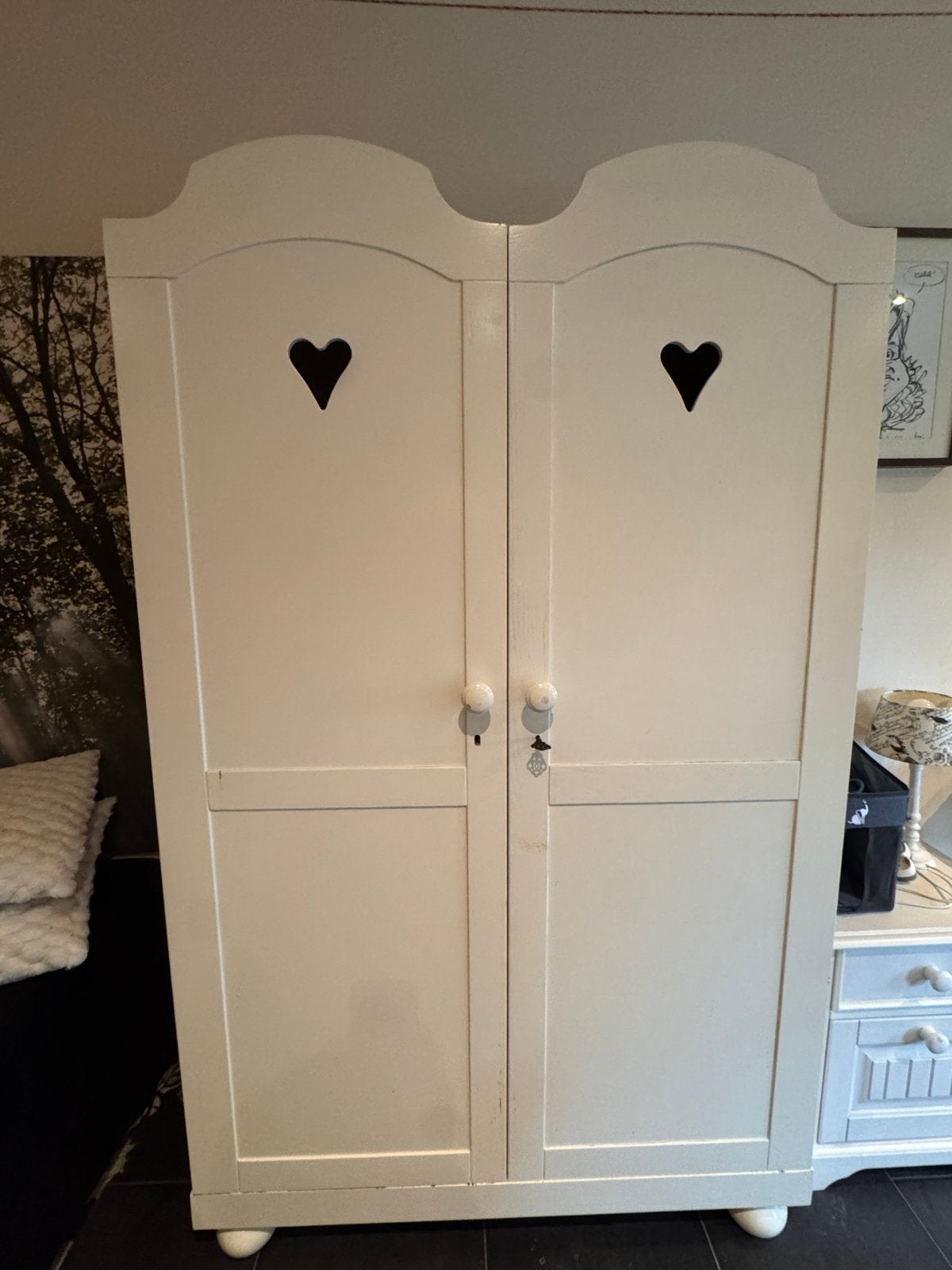 Vintage Witte Kledingkast met Hartjes - Baby/Meidenkamer, Ophalen