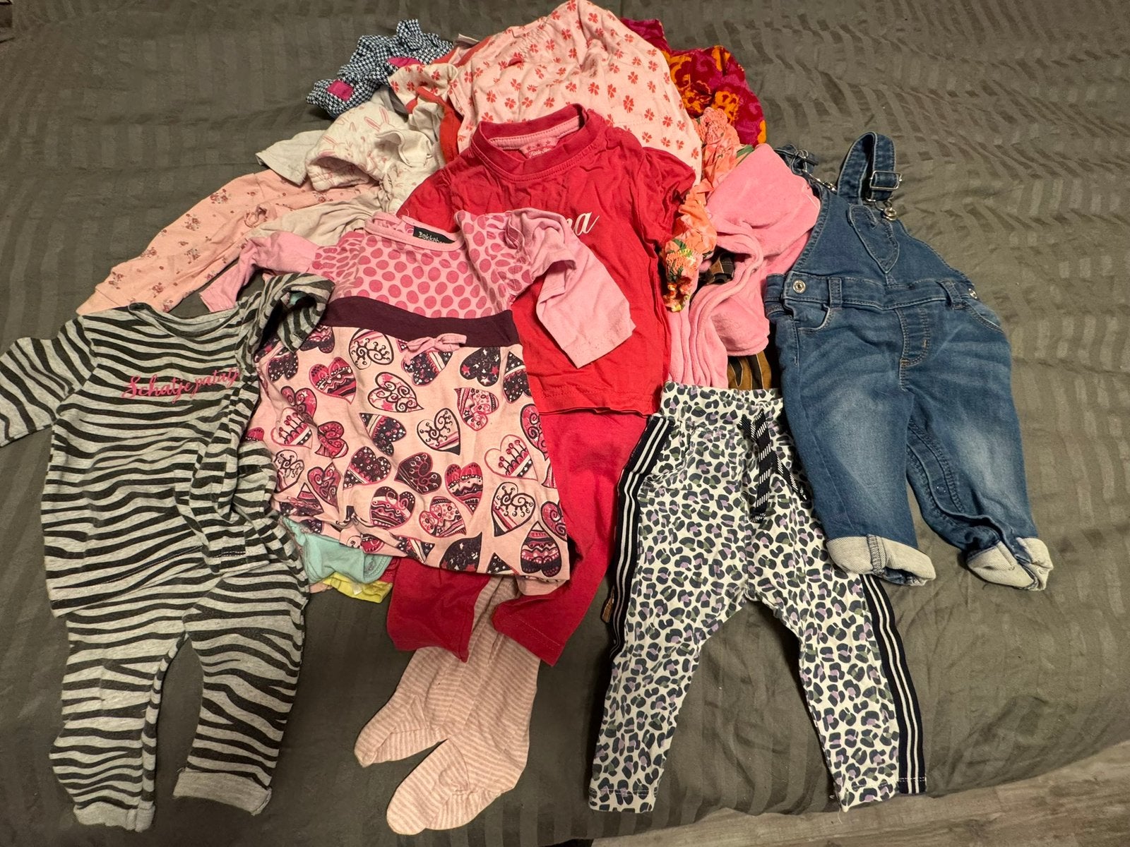 4 grote dozen vol met babykleding, Ophalen, Zo goed als nieuw, Overige maten