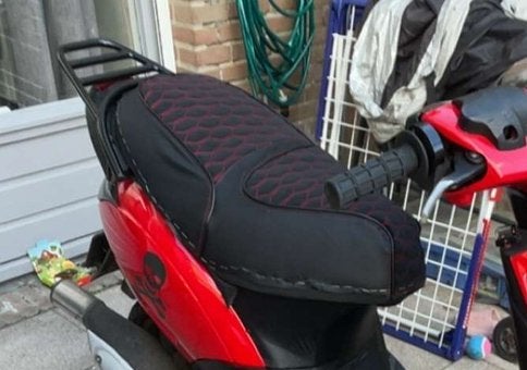 Piaggio zip type 3 custom zadelhoes rood, Ophalen of Verzenden, Zo goed als nieuw, Benzine, Zip