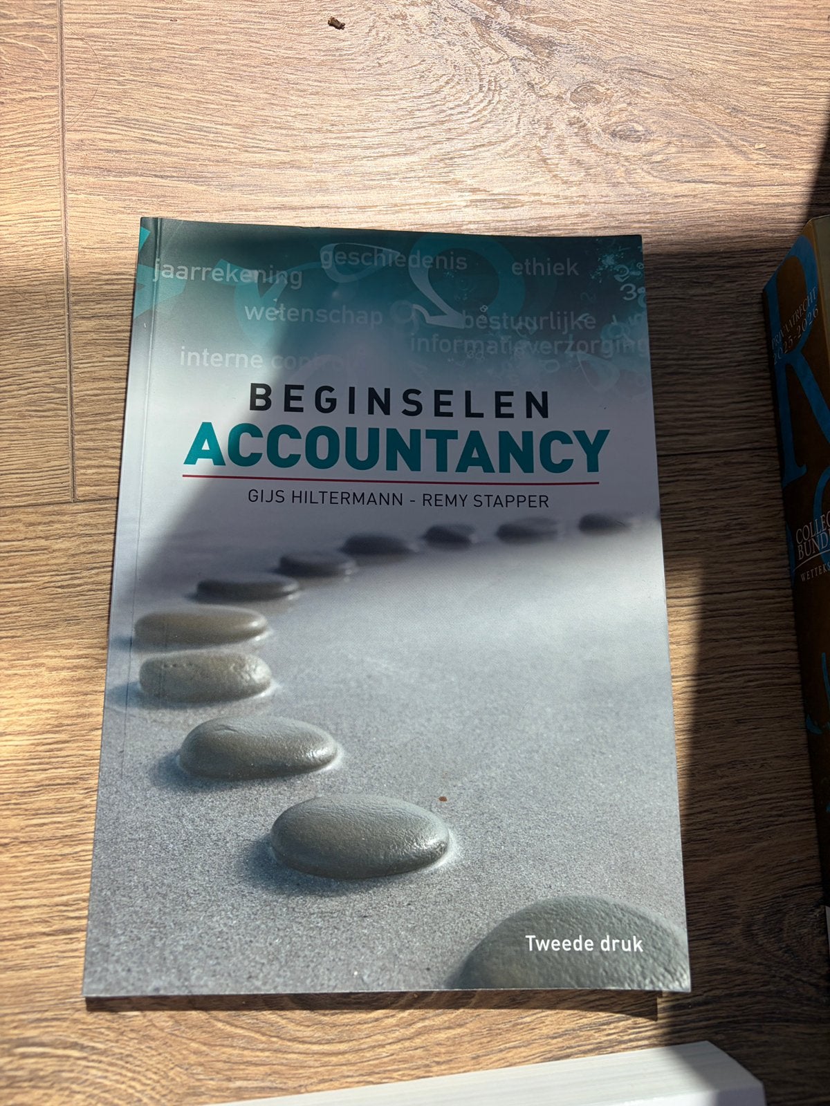 Beginselen Accountancy - Gijs Hiltermann - tweede druk, Ophalen of Verzenden, Beta, Zo goed als nieuw, HBO