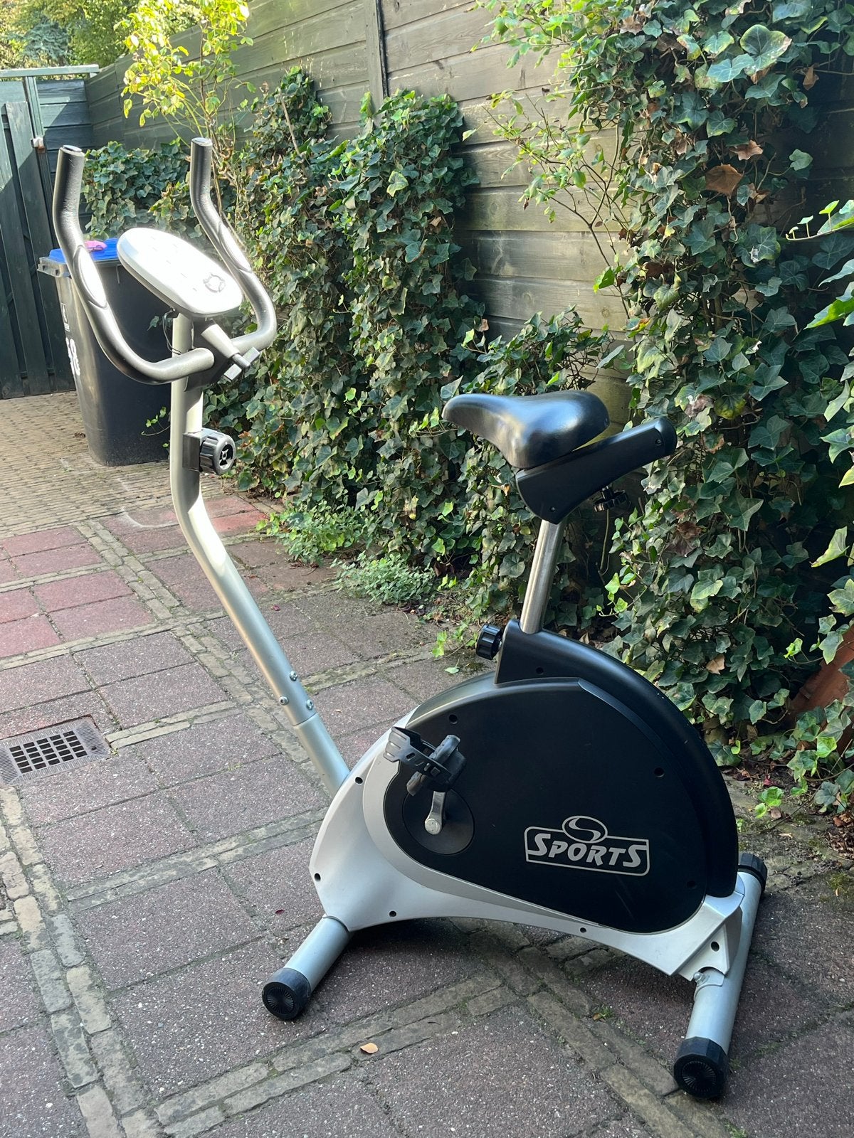 Hometrainer Sports - Ideaal voor thuisworkouts, Ophalen, Gebruikt, Metaal, Benen