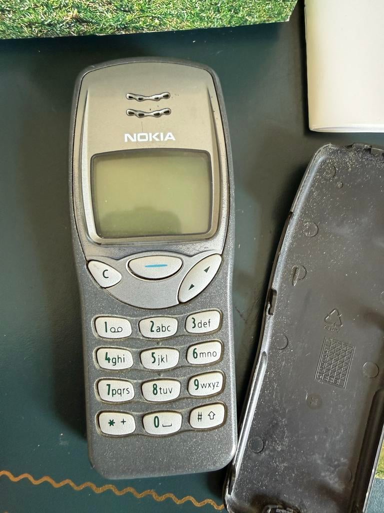 Nokia 3210 - Klassieke Mobiele Telefoon met Doos, Telecommunicatie, Gebruikt, Geen camera, Fysiek toetsenbord, Ophalen of Verzenden