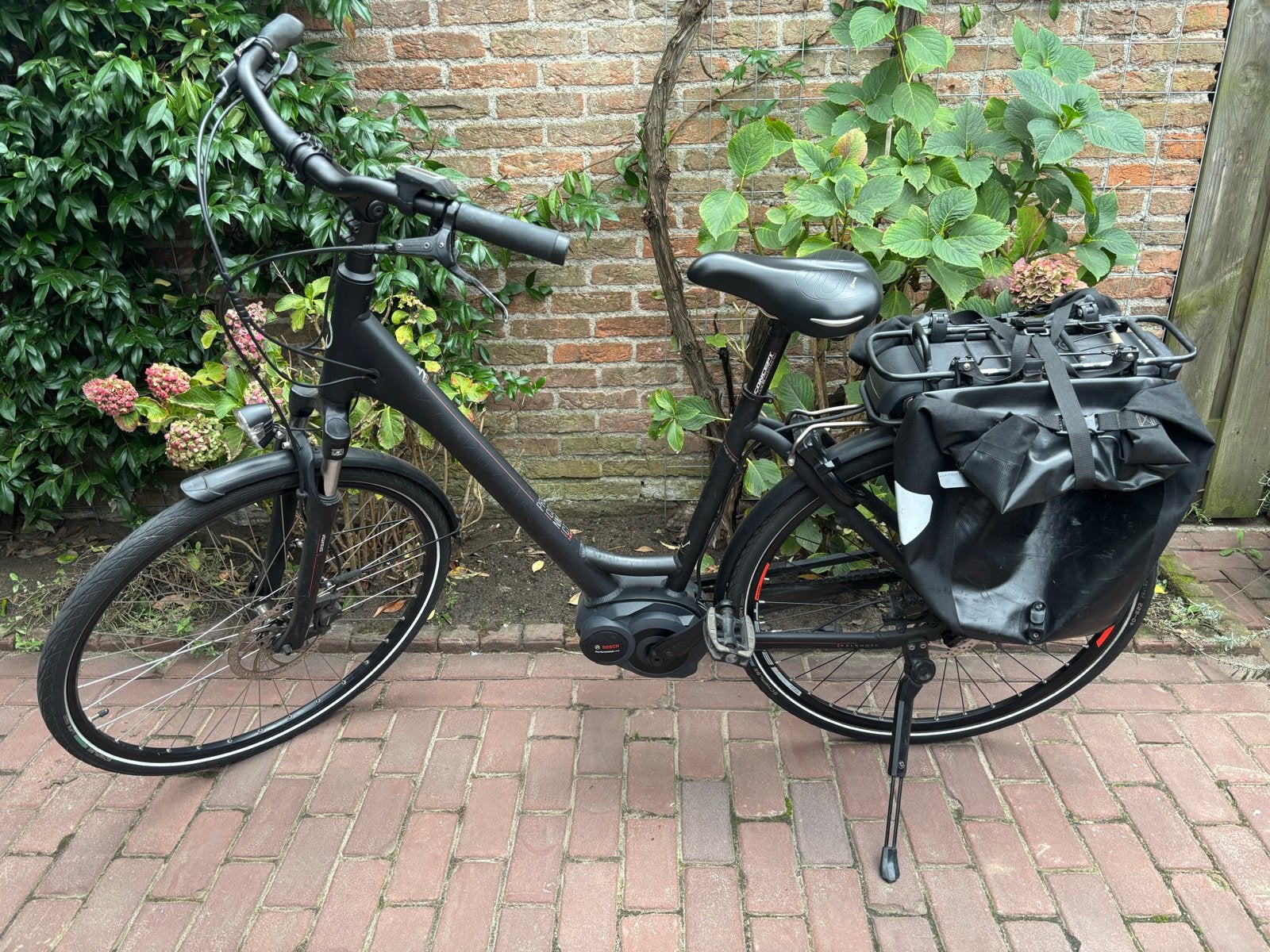 Kalkhoff E-bike met Bosch motor, zwart.10-2017, 2 sleutels., Gebruikt, 47 tot 51 cm, 50 km per accu of meer, Ophalen