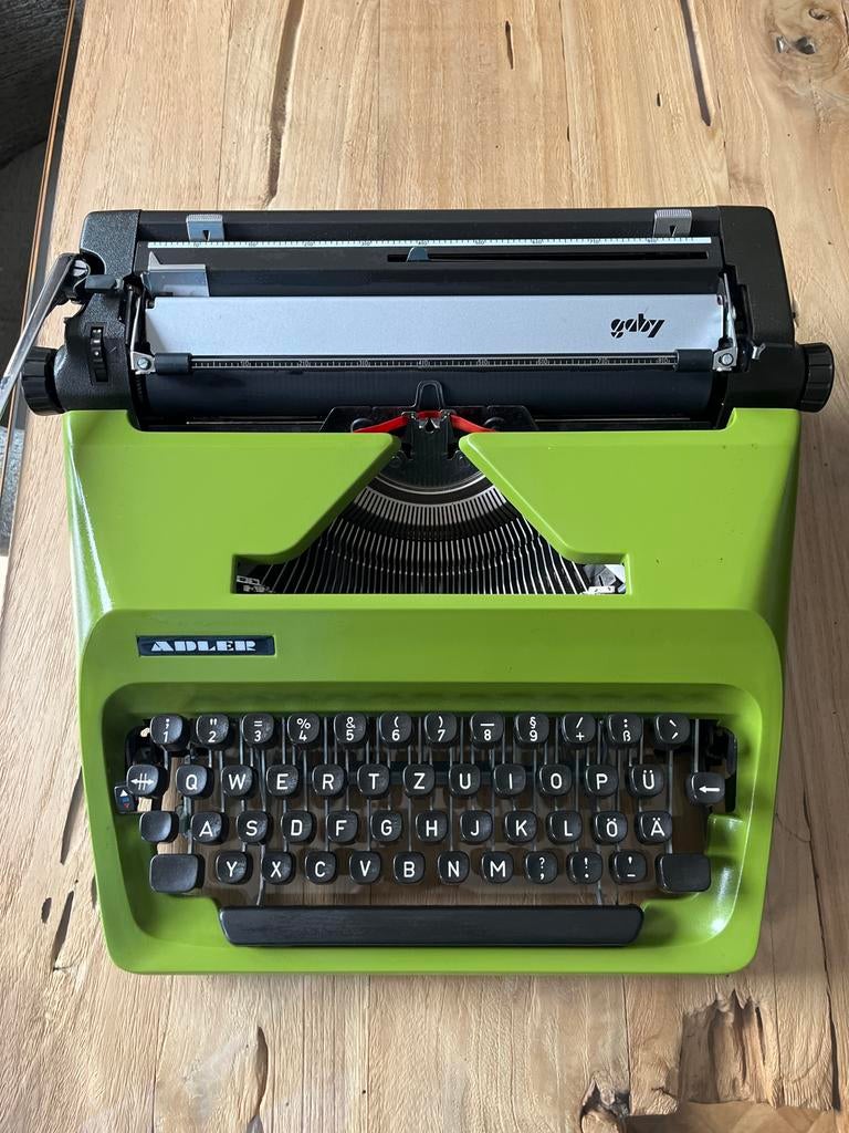 Te koop ; jaren 70 Adler Gaby typemachine ., Diversen, Typemachines, Ophalen