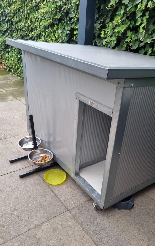 Stevig en ruim geisoleerd hondenhok te koop., Dieren en Toebehoren, Ophalen, Zo goed als nieuw, 110 cm of meer, 100 cm of meer