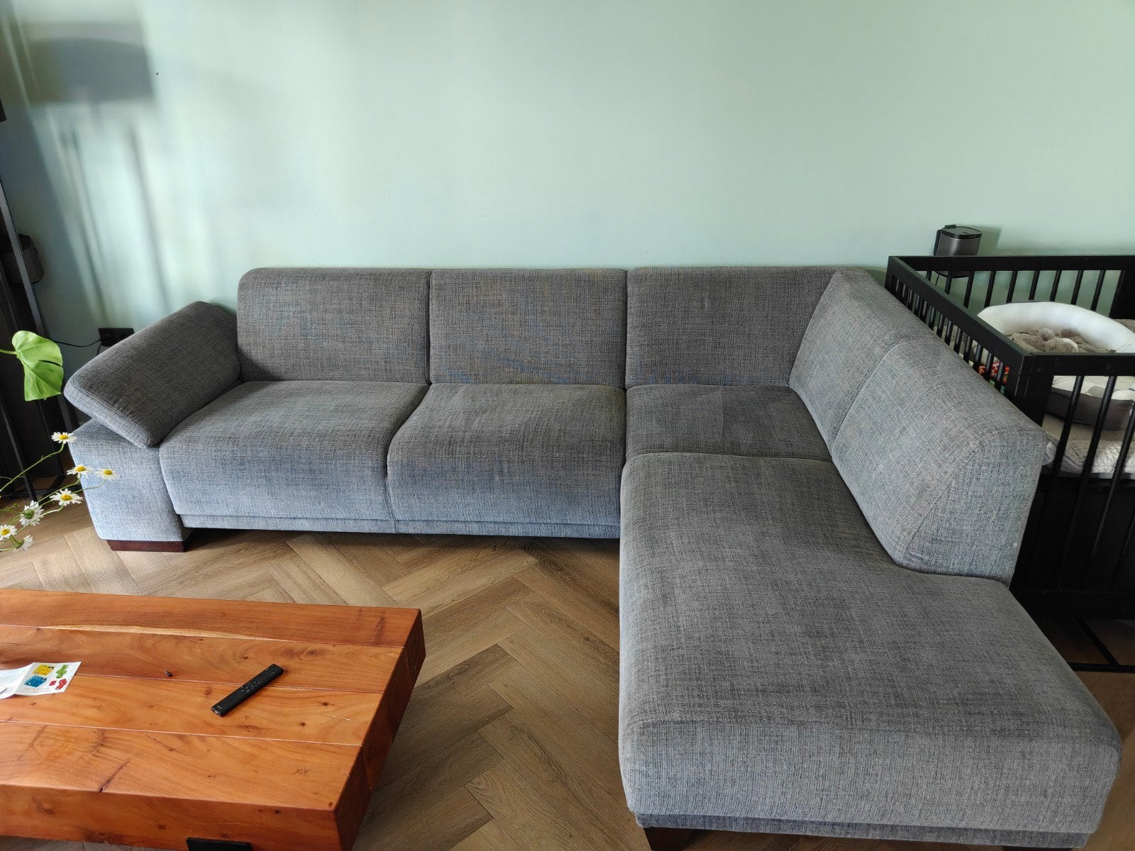 Comfortabele grijze hoekbank - netjes onderhouden, Huis en Inrichting, Banken | Bankstellen, Ophalen, Modern, Comfortabel, 250 tot 300 cm