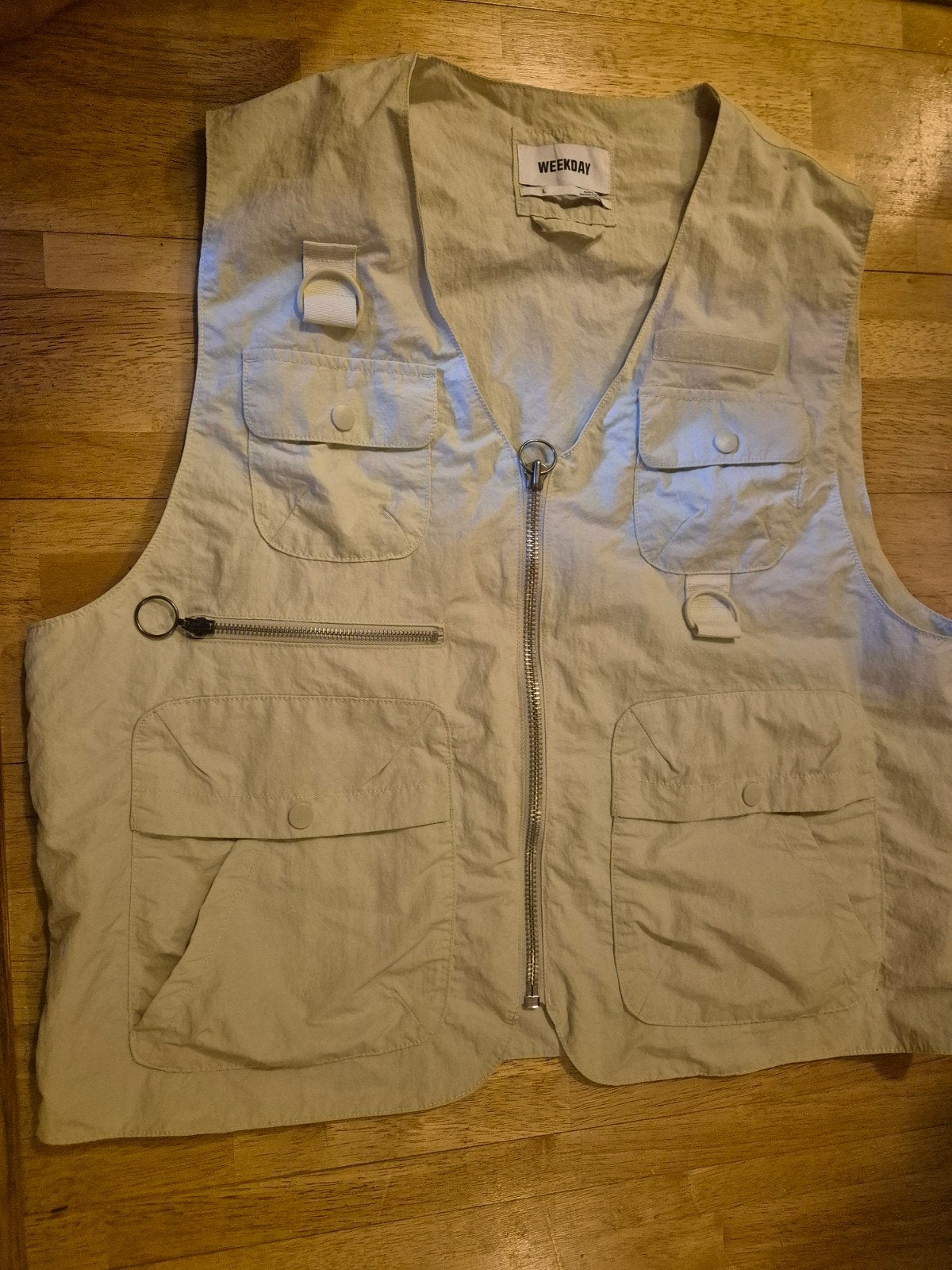 beige utility vest van het merk Weekday met meerdere zakken, Ophalen of Verzenden, Zo goed als nieuw