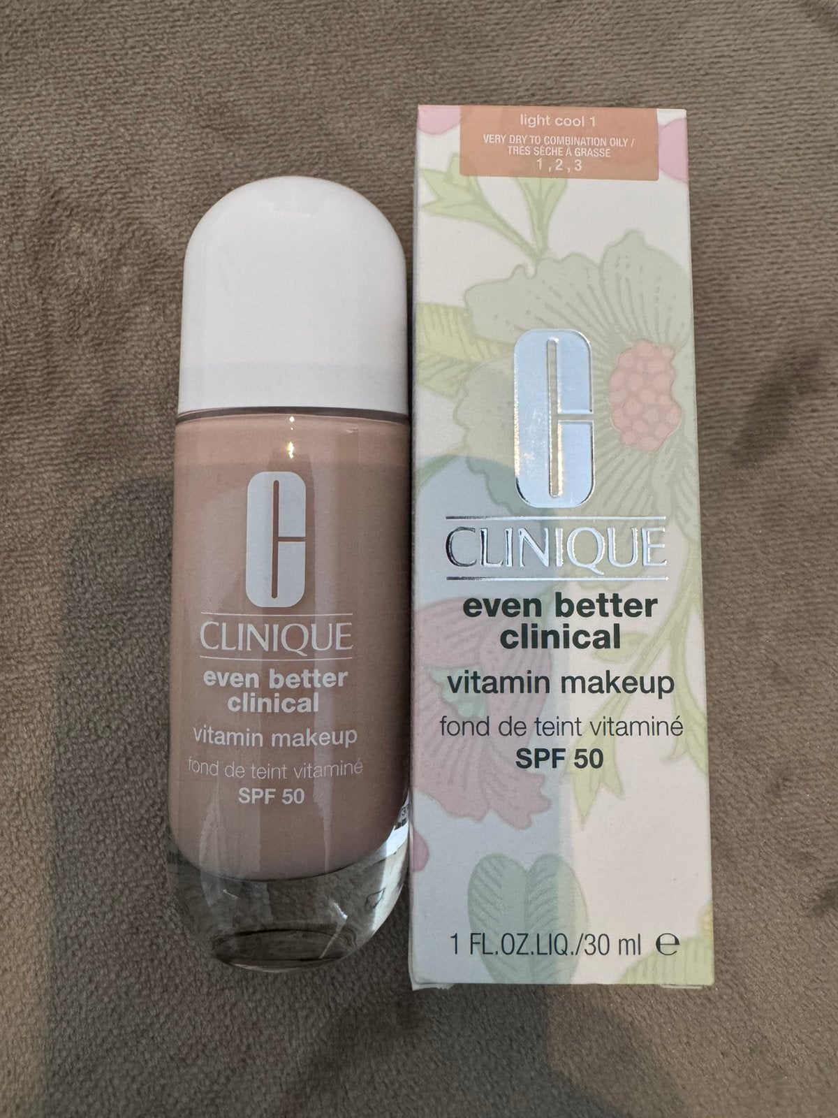Nieuw Clinique Even better light cool 1, Overige kleuren, Gehele gezicht, Nieuw, Ophalen of Verzenden