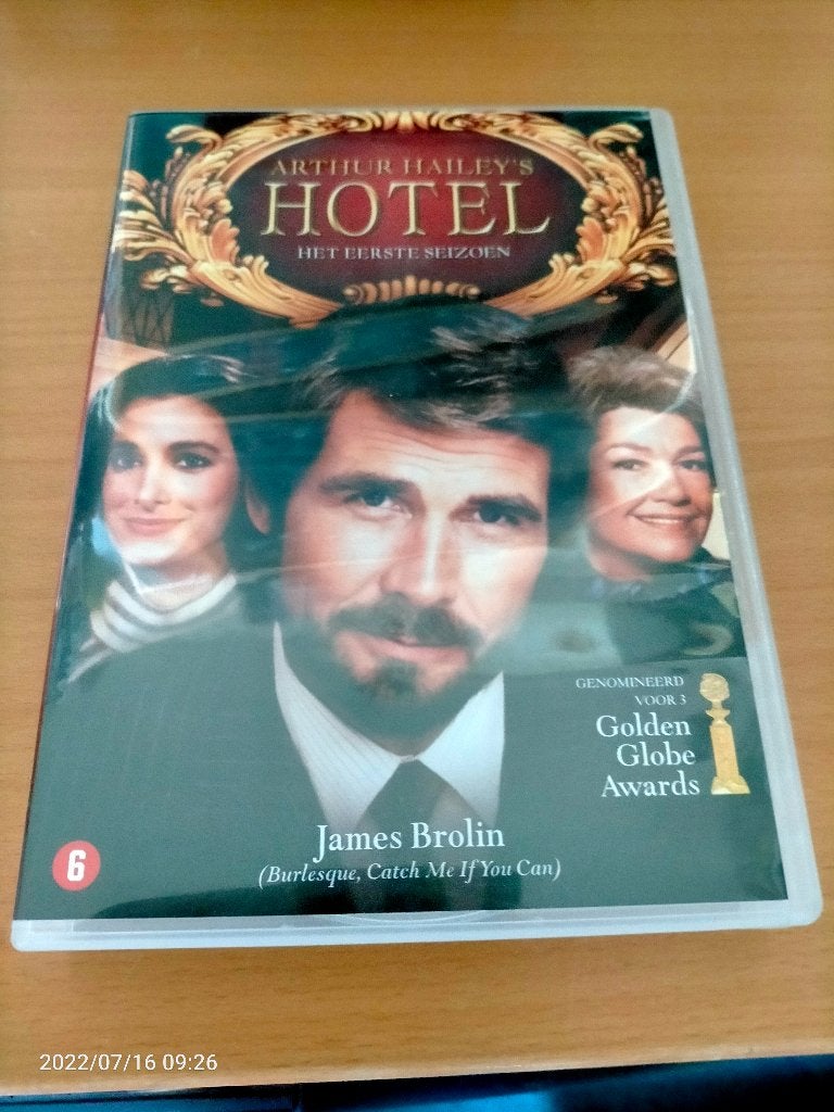 Dvd serie Hotel seizoen 1, Cd's en Dvd's, Vanaf 12 jaar, Ophalen of Verzenden, Zo goed als nieuw, Drama