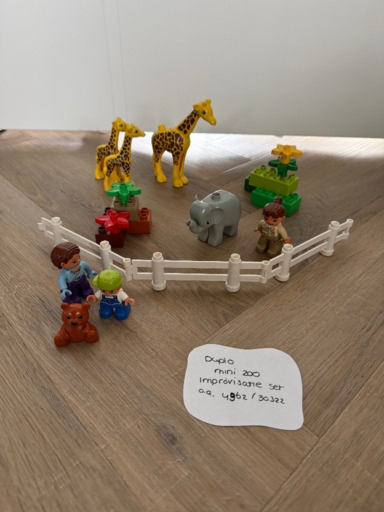 Heel goed Duplo Mini Dierentuin savanne set 4962 & 30322 zoo, Overige thema's, Ophalen of Verzenden, Zo goed als nieuw, Inclusief minifiguren