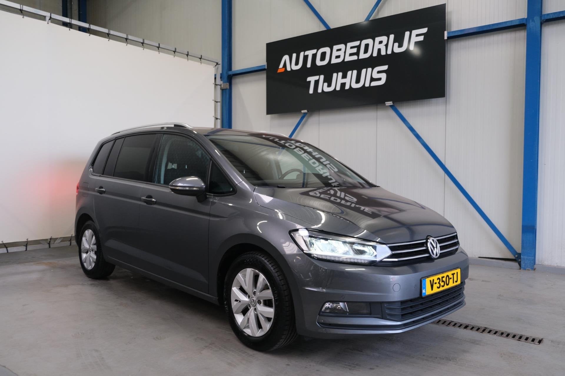 Volkswagen Touran 1.6 TDI - Grijskenteken, Airco, Cruise, Na, Auto's, Voorwielaandrijving, Dealer onderhouden, 1490 kg, Gebruikt