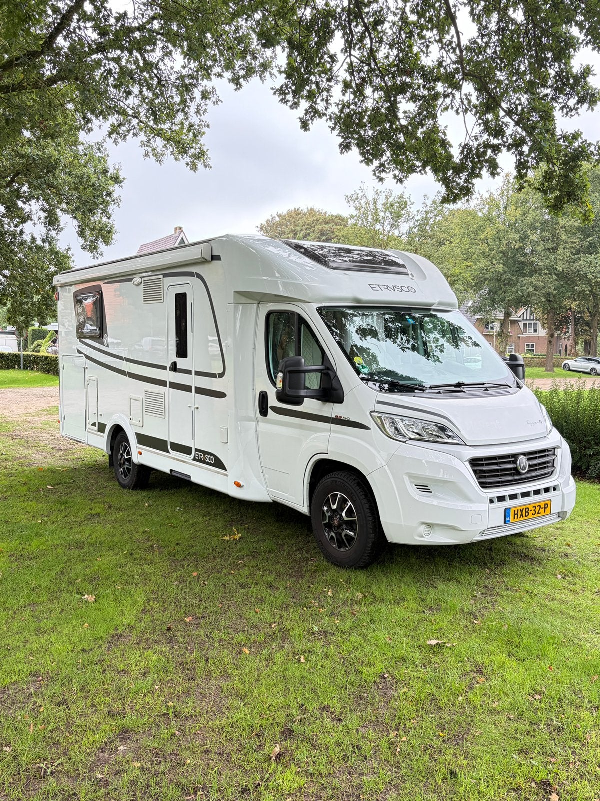 Luxe Etrusco camper huren 2027 4 pers. Vanaf €100 per dag