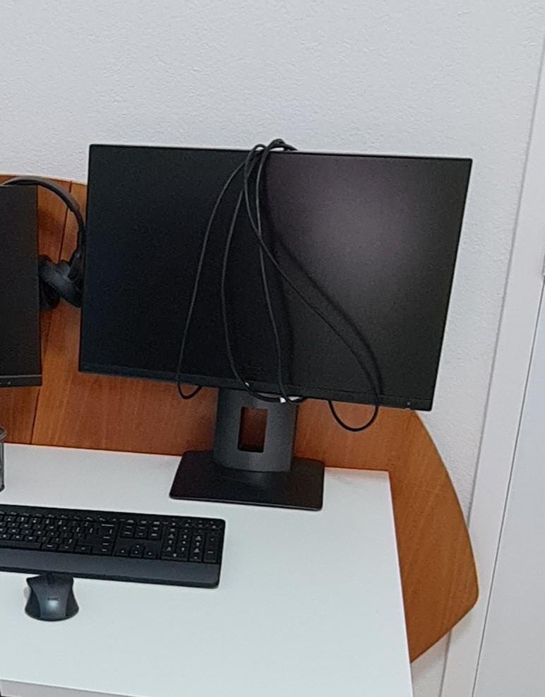 Zwart beeldscherm, Computers en Software, Monitoren, Ophalen, Gebruikt, Onbekend, In hoogte verstelbaar