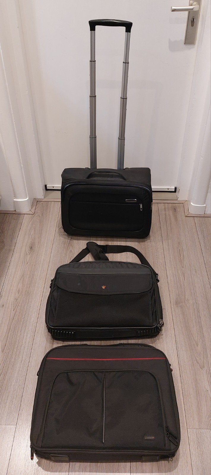1laptop trolley samsonite / 2x laptopTas, Computers en Software, Ophalen, Gebruikt, Trolleytas, 17 inch of meer