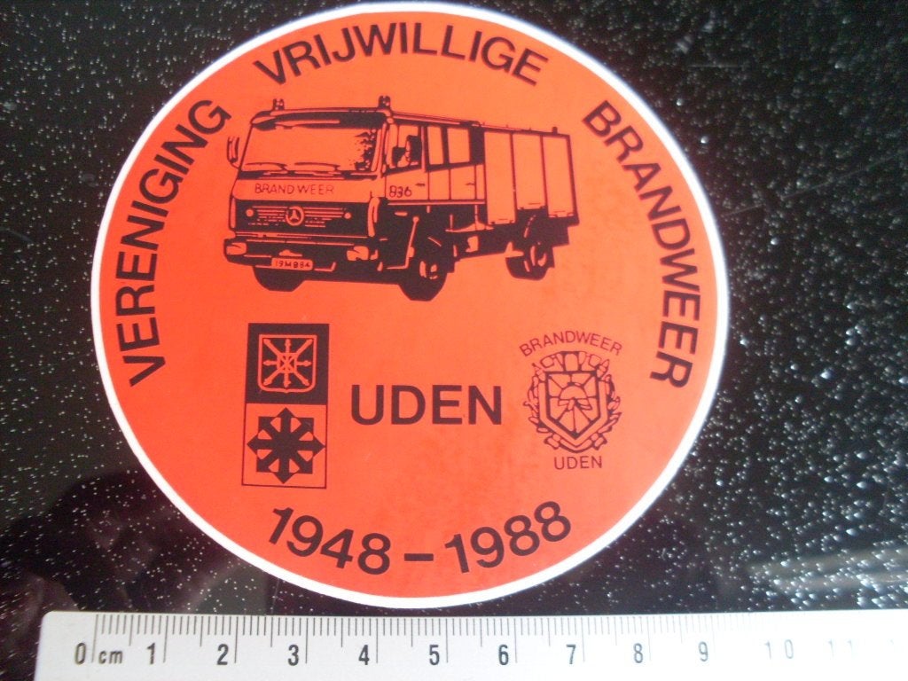 sticker vereniging vrijwillige brandweer uden 1988 logo, Verzenden, Zo goed als nieuw, Bedrijf of Vereniging