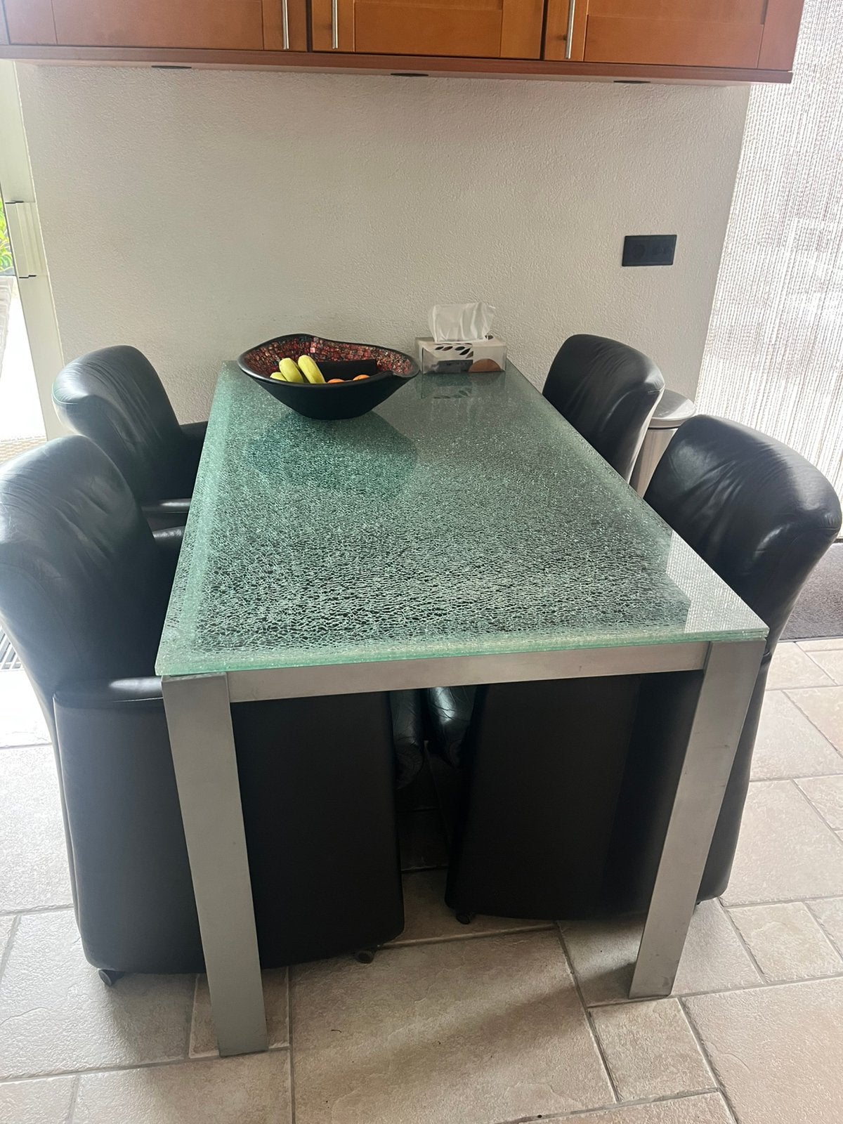 Tafel met gebroken glas incl 4 stoelen, Huis en Inrichting, Ophalen, Gebruikt, 4 tot 6 stoelen