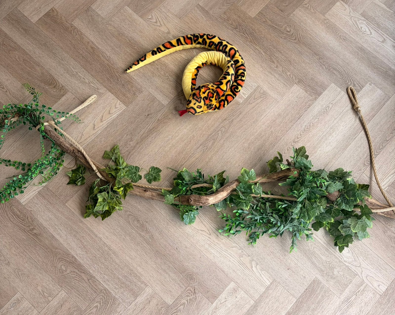Ophang tak met slang voor in jungle kamer, Kinderen en Baby's, Kinderkamer | Inrichting en Decoratie, Ophalen, Zo goed als nieuw