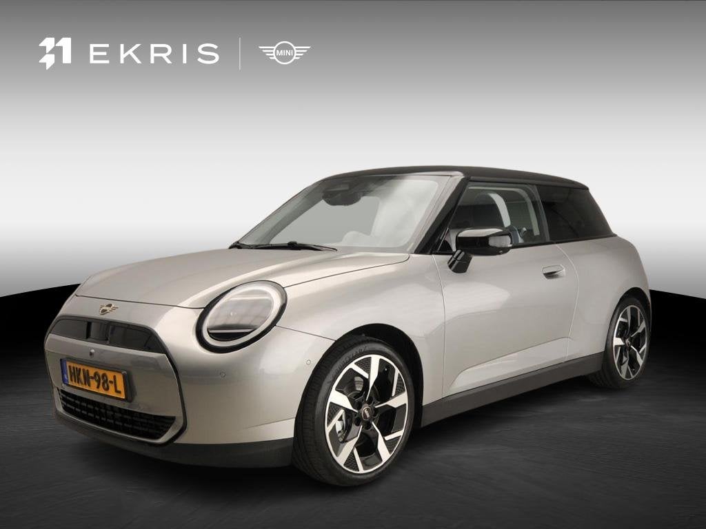 MINI 3-deurs Cooper E Classic Trim / Pakket L / Harman-Kardo, Gebruikt, 300 km, 41 kWh, 4 stoelen
