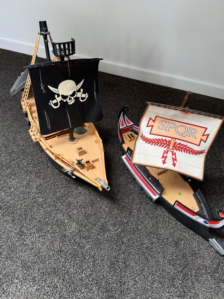 Playmobil: Piratenschip en Romeins schip (niet complee, Kinderen en Baby's, Speelgoed | Playmobil, Ophalen, Gebruikt