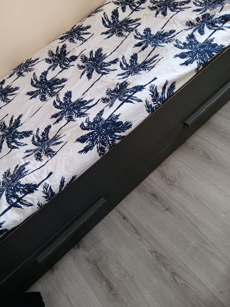 Woood bed Dennis, Huis en Inrichting, Slaapkamer | Bedden, Ophalen, Eenpersoons, Zo goed als nieuw, 200 cm