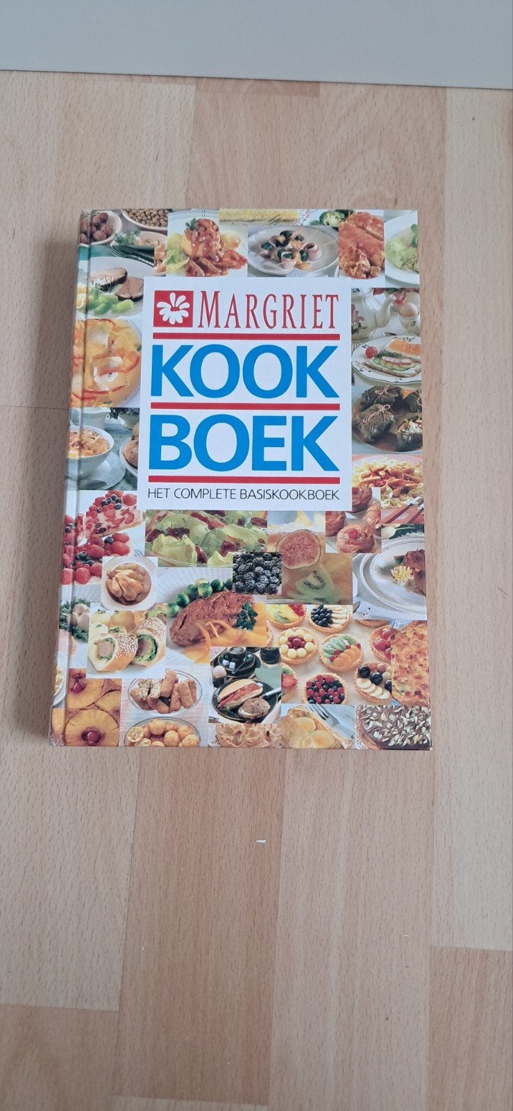 Margriet Kookboek: Het complete basiskookboek, Boeken, Zo goed als nieuw, Margriet Redactie, Overige gebieden, Tapas, Hapjes en Dim Sum