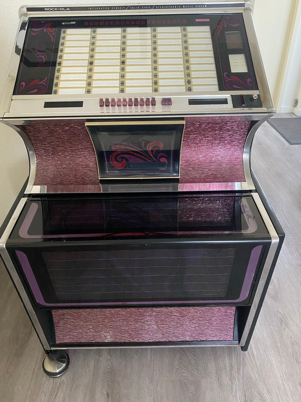 Rock-Ola Jukebox 451 uit 1971 voor 50 singles - Klein defect, Ophalen, Gebruikt, 1970 tot heden, Rock Ola