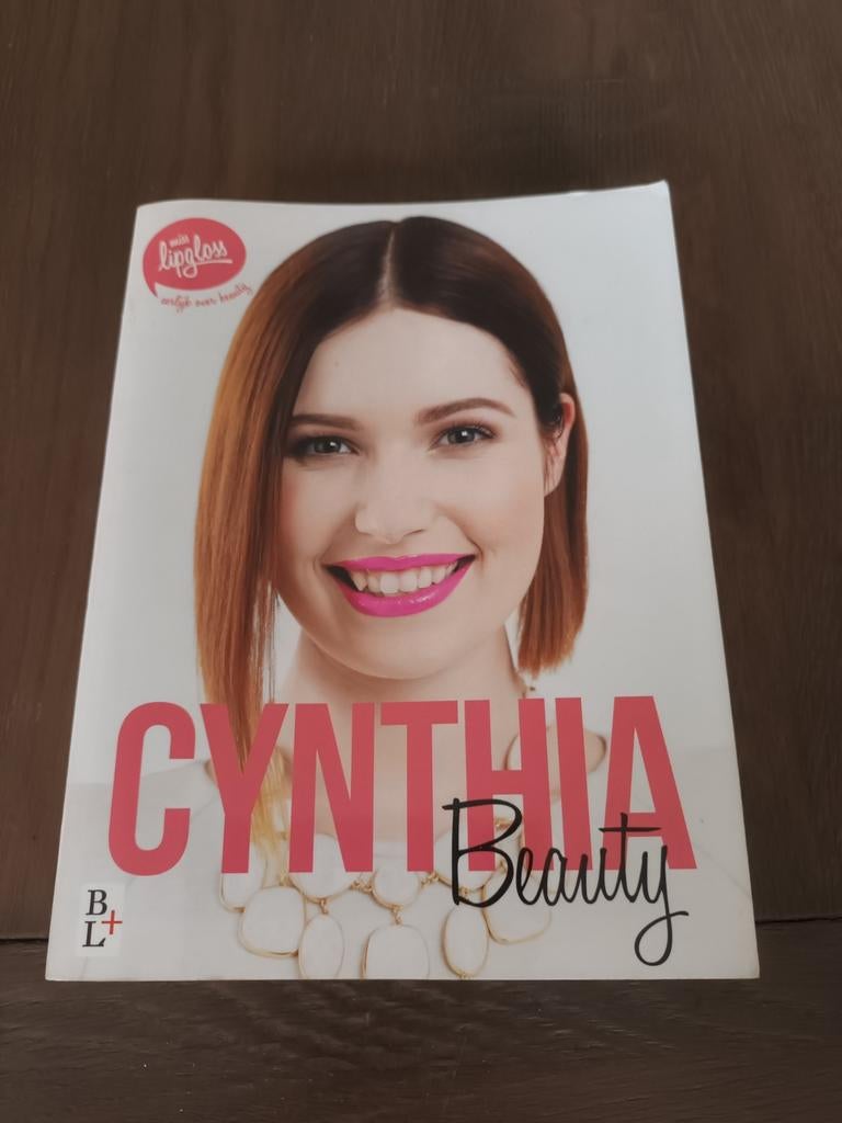 Cynthia Beauty - Het eerste boek van MissLipgloss, Ophalen of Verzenden, Zo goed als nieuw, Make-up en Cosmetica, Cynthia Schultz