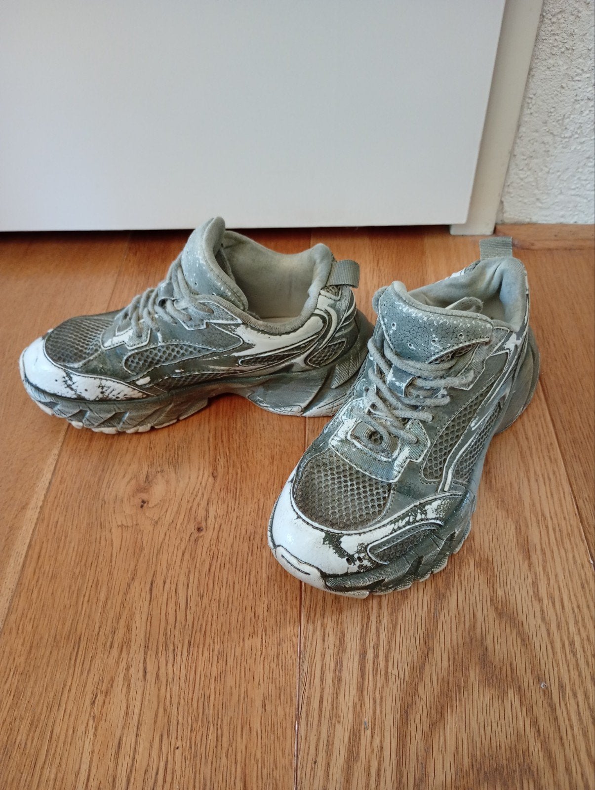 Zara sneakers used look, maat 33, Schoenen, Ophalen of Verzenden, Zo goed als nieuw, Zara