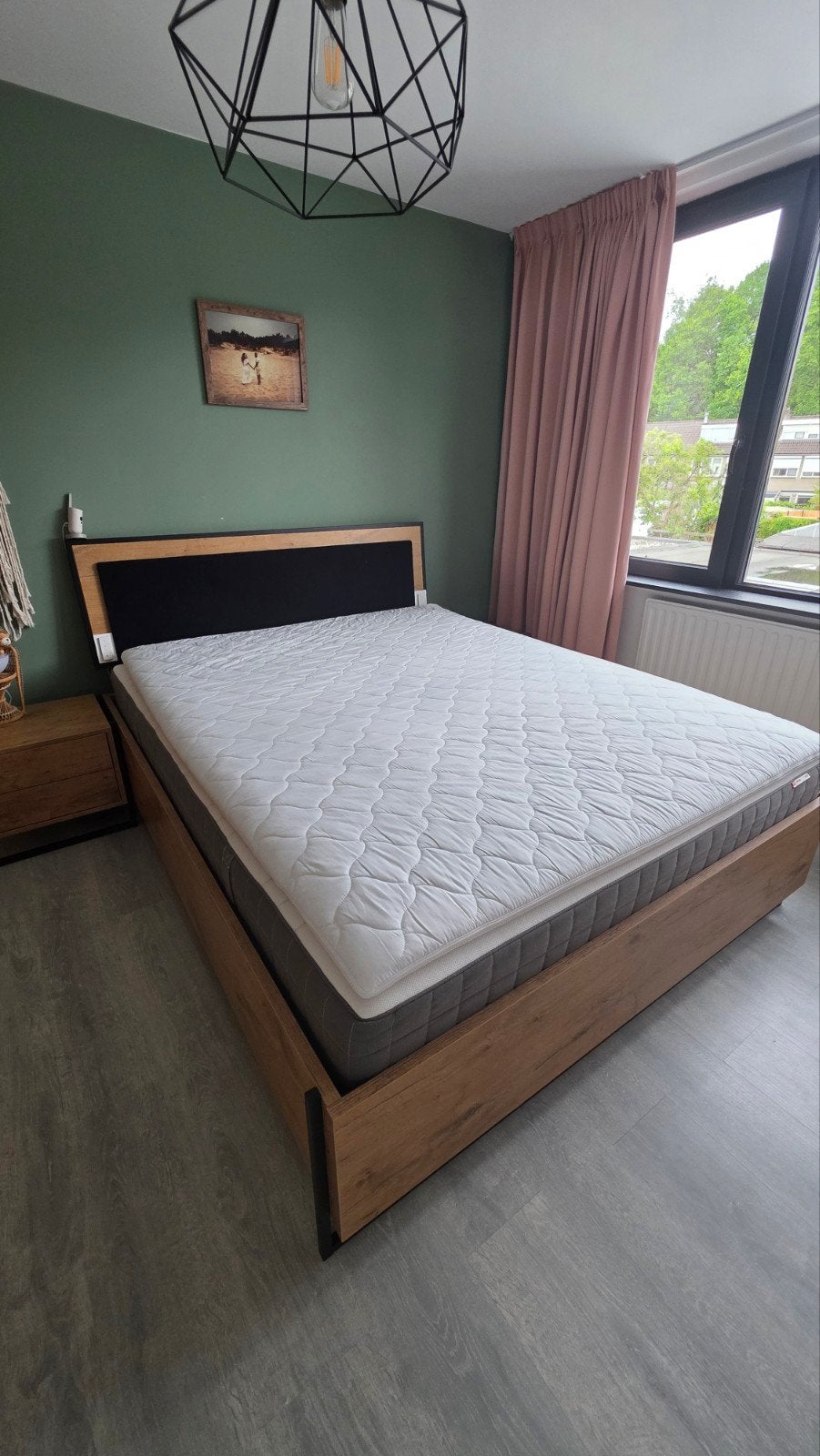 Bed 160x200 cm incl. mattress, topper & 2 bedside tables, Ophalen, Bruin, Tweepersoons, Zo goed als nieuw