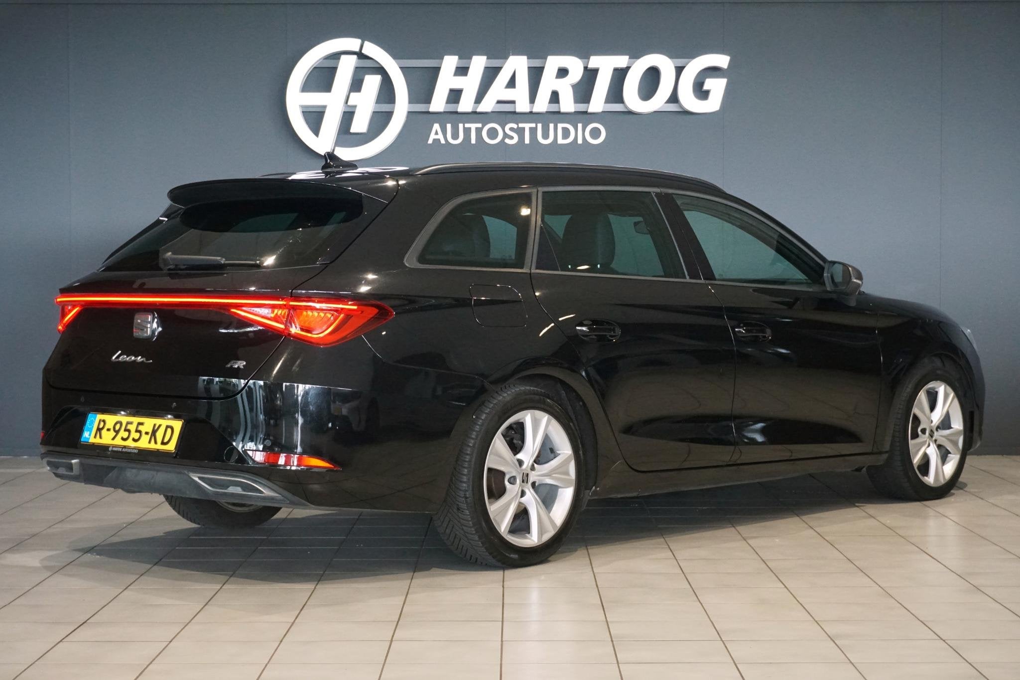 SEAT Leon Sportstourer 1.5 eTSI FR Business Intense * DEALER, Auto's, Stof, 4 cilinders, Leon, Zwart