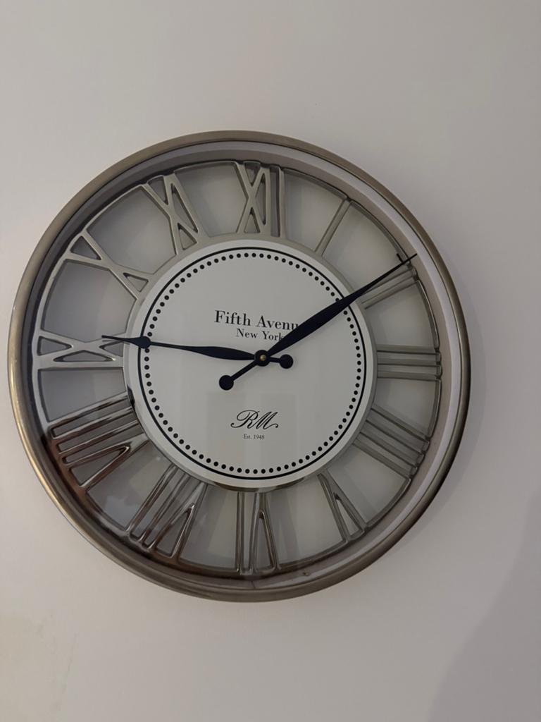 Riviera Maison wandklok 'Fifth Avenue' (Ø45 cm), Huis en Inrichting, Woonaccessoires | Klokken, Ophalen, Zo goed als nieuw, Wandklok