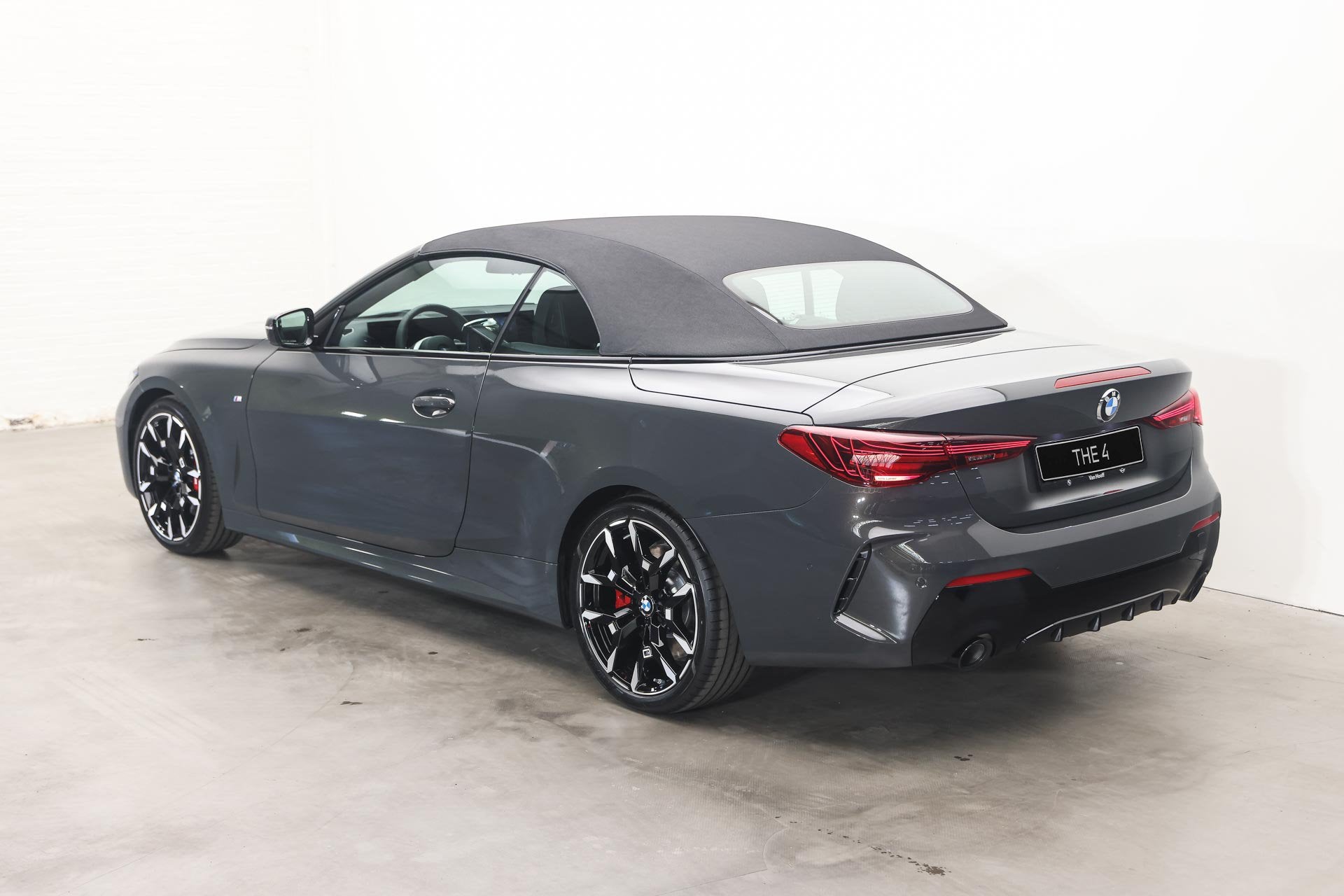 BMW 4 Serie Cabrio 420i M Sport Automaat / Trekhaak / Air Co, Auto's, BMW, Automaat, Zwart, Cabriolet, 4 stoelen