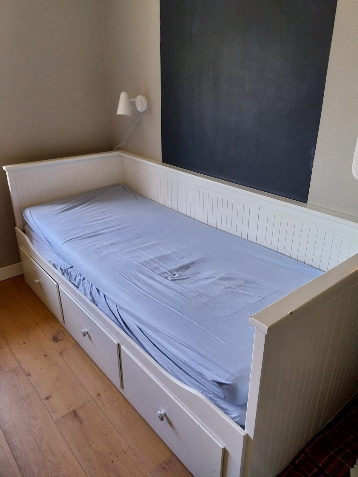 Hemnes bedbank met drie laden, Ophalen, Gebruikt, Wit, Tweepersoons