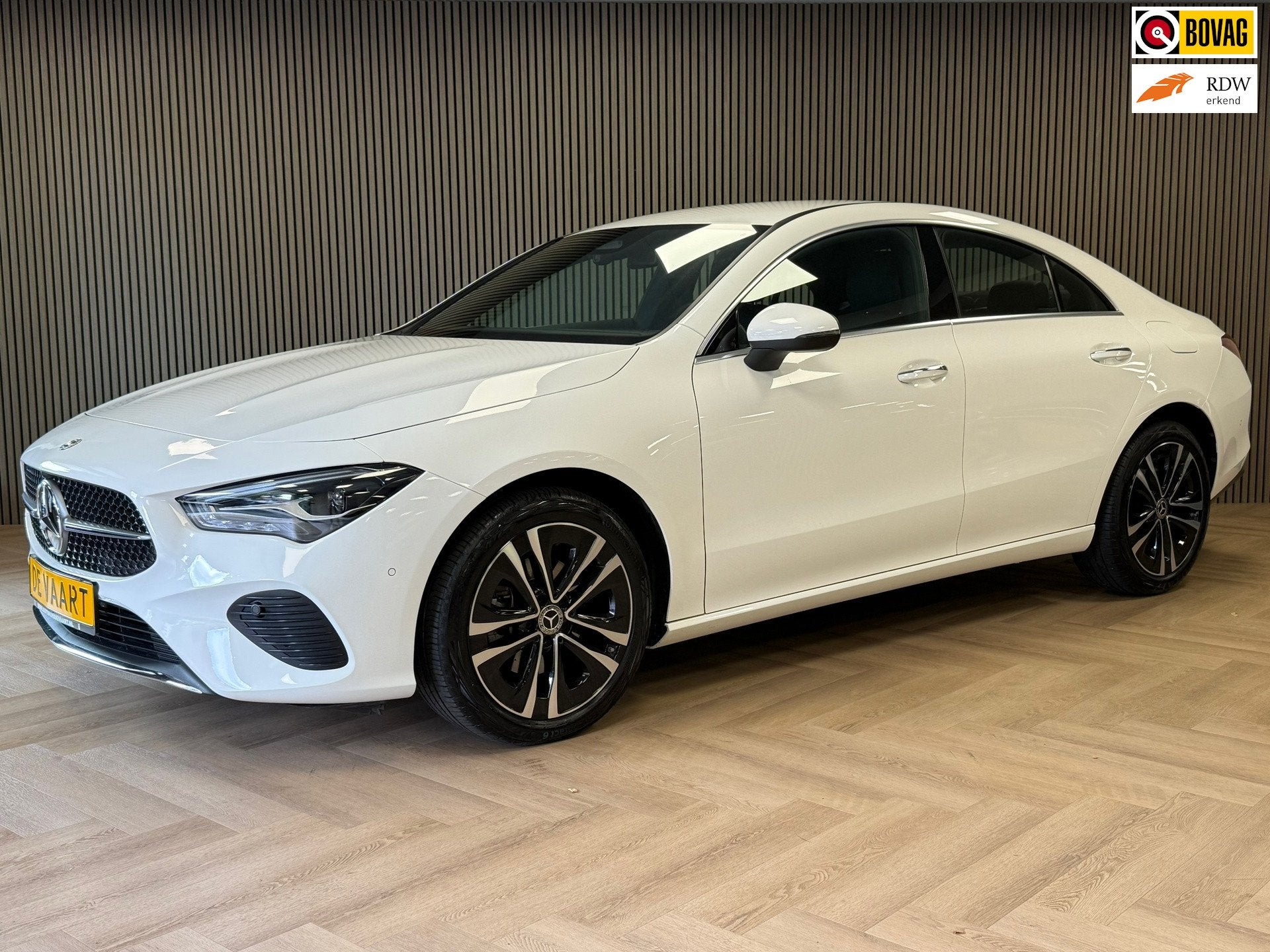 Mercedes-Benz CLA-klasse CLA 200 Star Edition Luxury Line NA, CLA, Zwart, 4 cilinders, Met garantie (alle)
