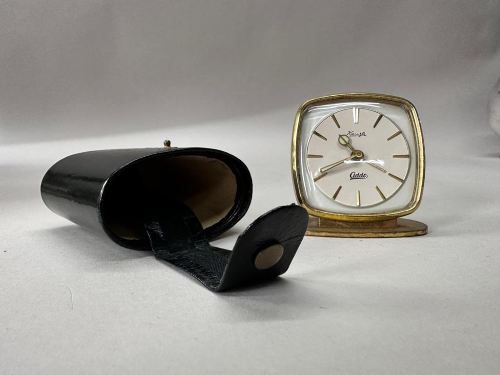 Vintage Kienzle “Addo” reiswekker mechanisch origineel etui, Ophalen of Verzenden