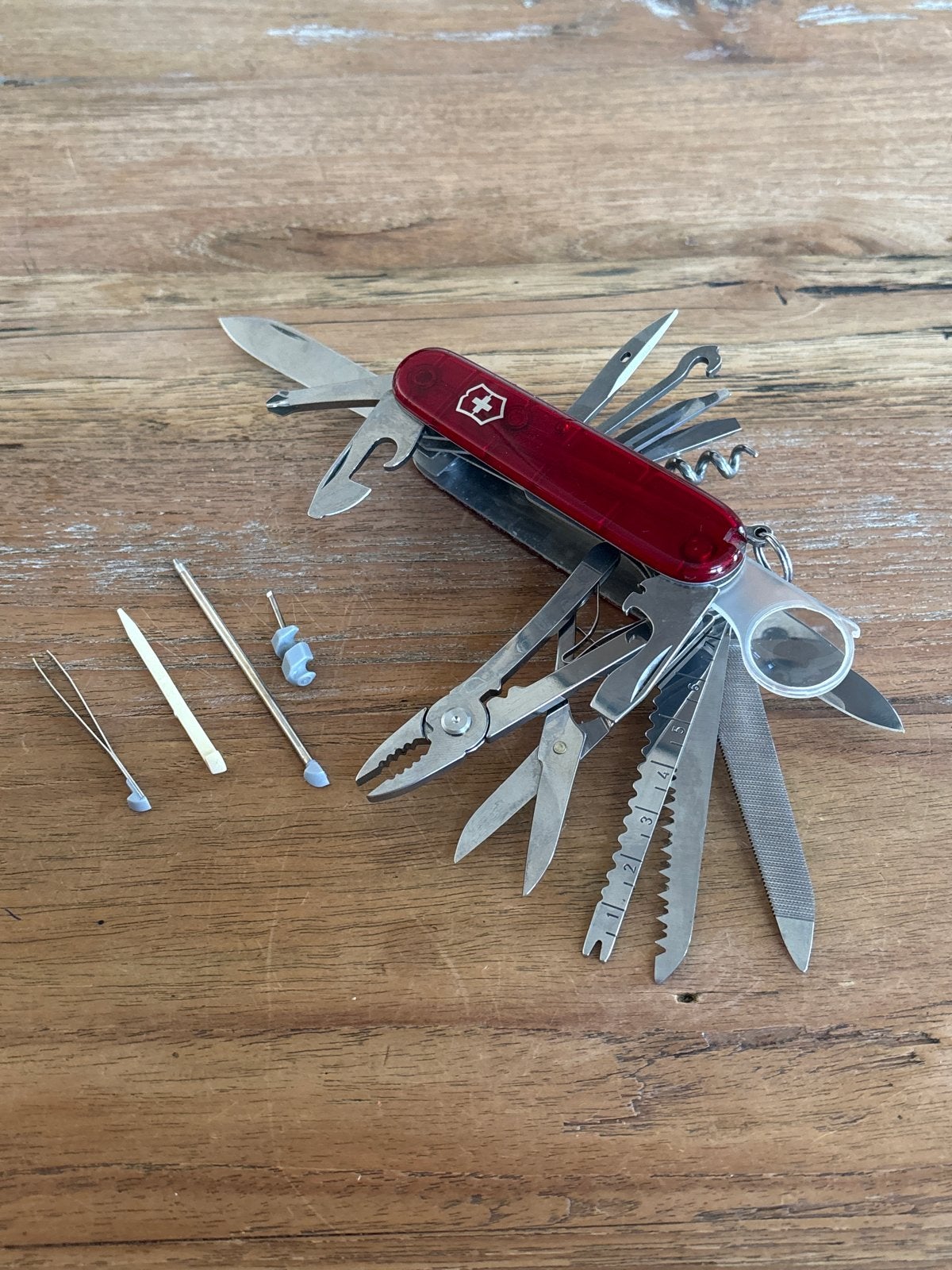 Victorinox Swiss Champ Zakmes - Rood, Ophalen of Verzenden, Zo goed als nieuw