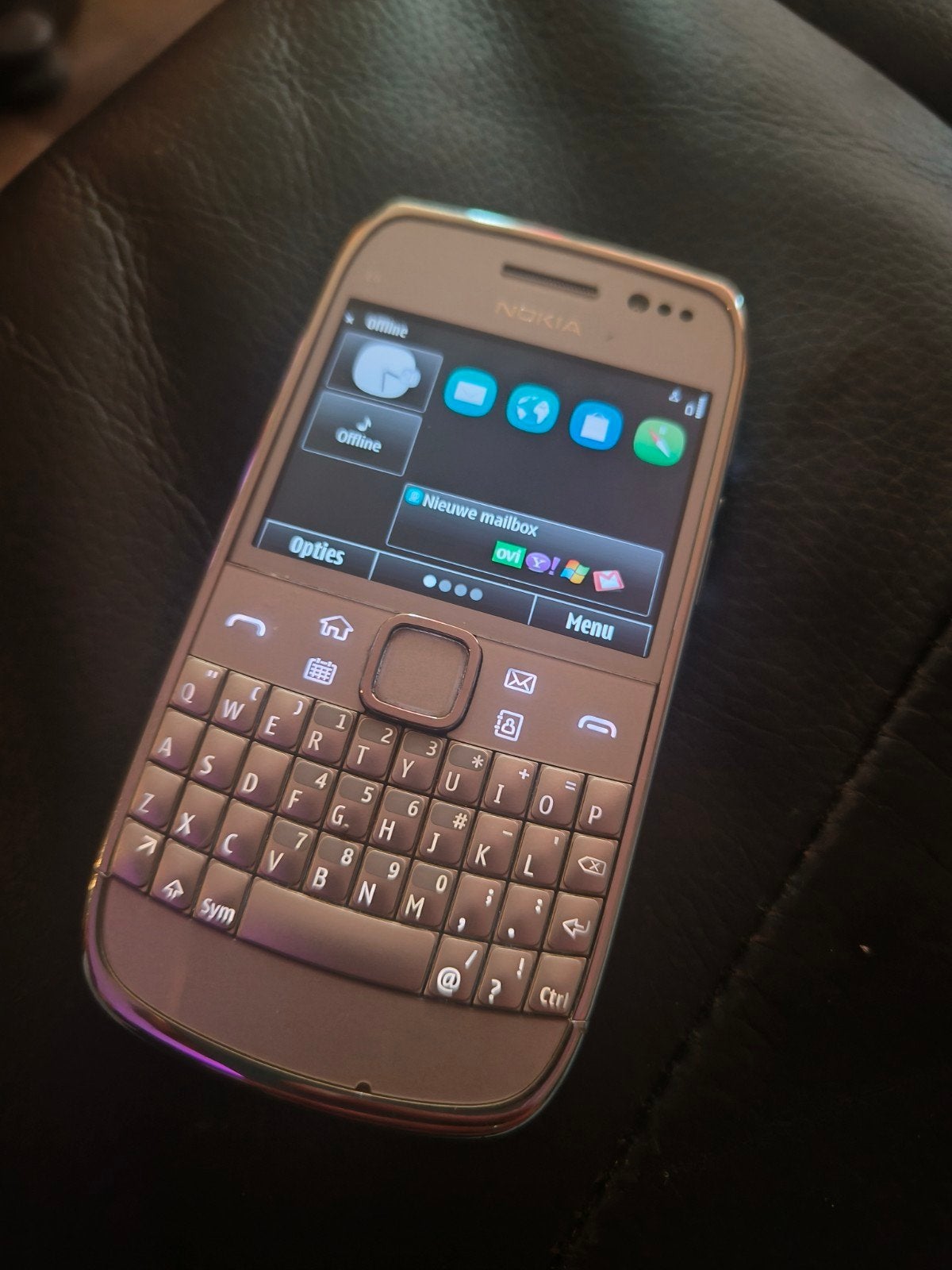 Nokia E6-00 QWERTY-telefoon - Zilver/Grijs, Fysiek toetsenbord, 3 tot 6 megapixel, Ophalen of Verzenden, Zo goed als nieuw