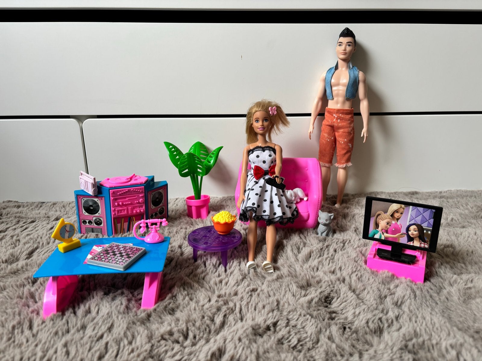 Barbie en Ken poppen met meubels en accessoires, Kinderen en Baby's, Ophalen of Verzenden, Zo goed als nieuw, Barbie