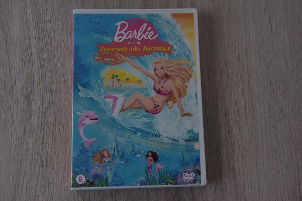BARBIE -- BARBIE IN EEN ZEEMEERMINAVONTUUR DEEL 1, Cd's en Dvd's, Alle leeftijden, Verzenden, Zo goed als nieuw, Amerikaans