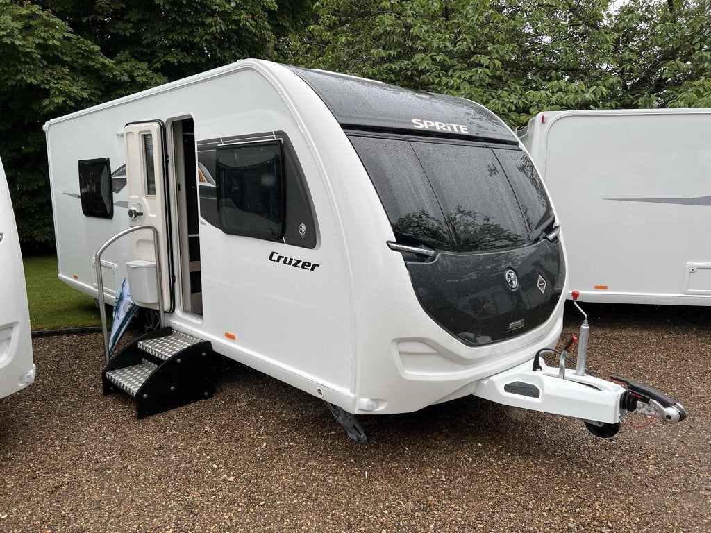 Sprite Cruzer 530 SR MODEL 2025 OP=OP, Caravans en Kamperen, Dwarsbed, Ringverwarming, Bedrijf, Sprite