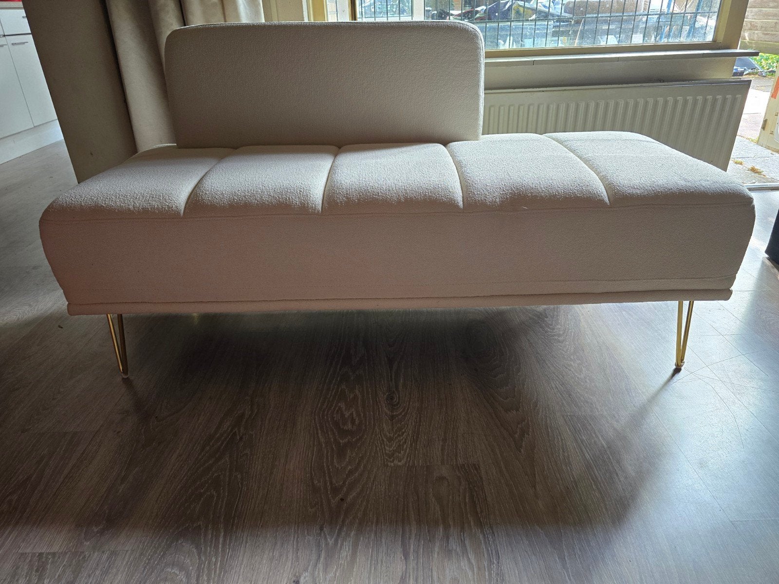 Nieuwe Beige Teddy Bench bank met Gouden Poten, Huis en Inrichting, Stoelen, Modern, Teddy, Glamour, Overige kleuren, Nieuw, Ophalen of Verzenden
