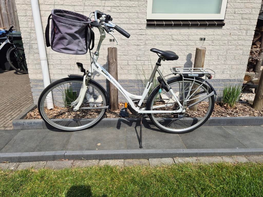 Batavus Jakima Damesfiets - Wit met mandje, Fietsen en Brommers, Fietsen | Dames | Damesfietsen, Ophalen, Gebruikt, Versnellingen