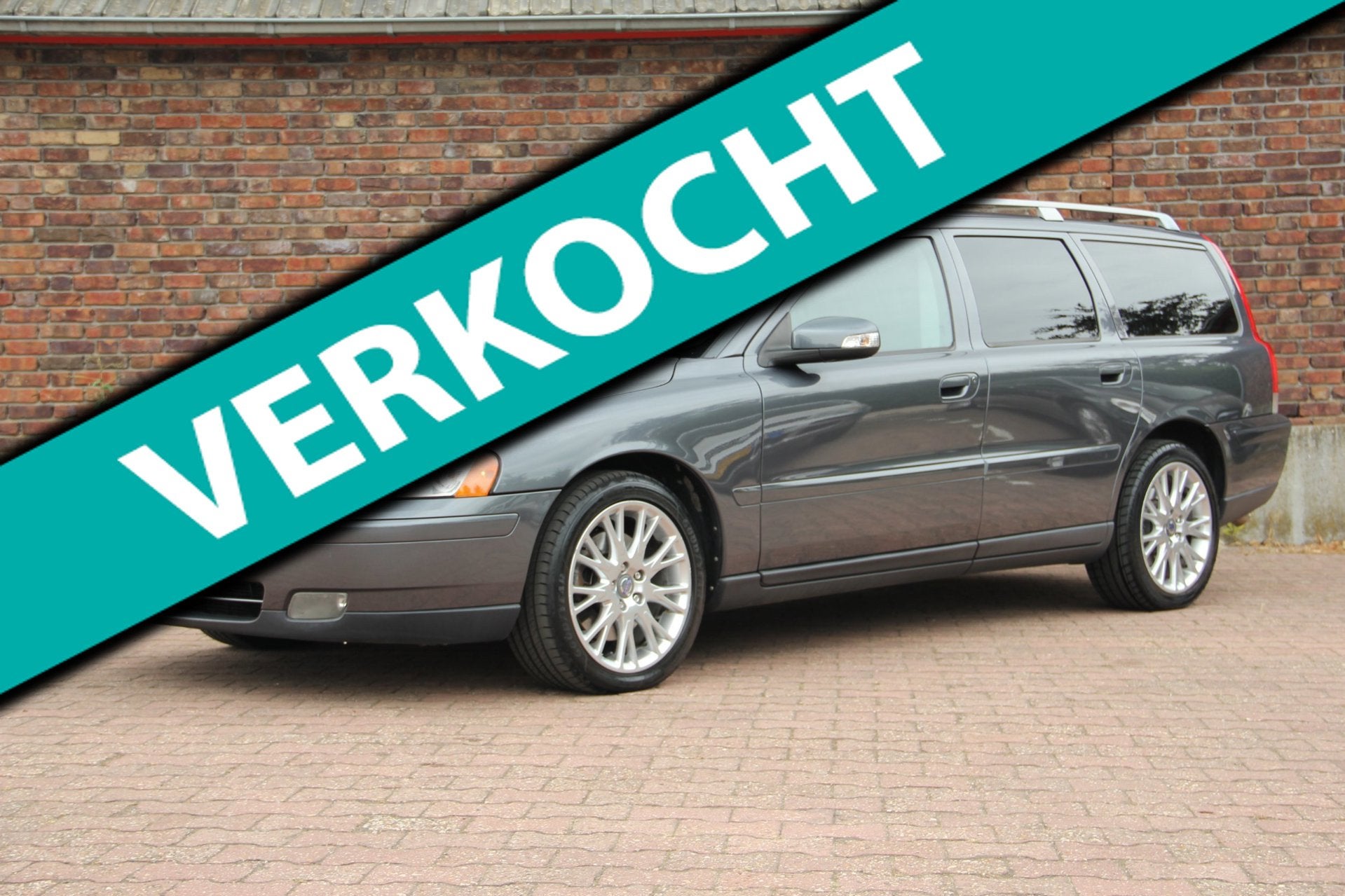Volvo V70 2.0T Edition II Sport | Carplay| Trekhaak| Xenon|, Gebruikt, Zwart, 1984 cc, Automatische klimaatregeling
