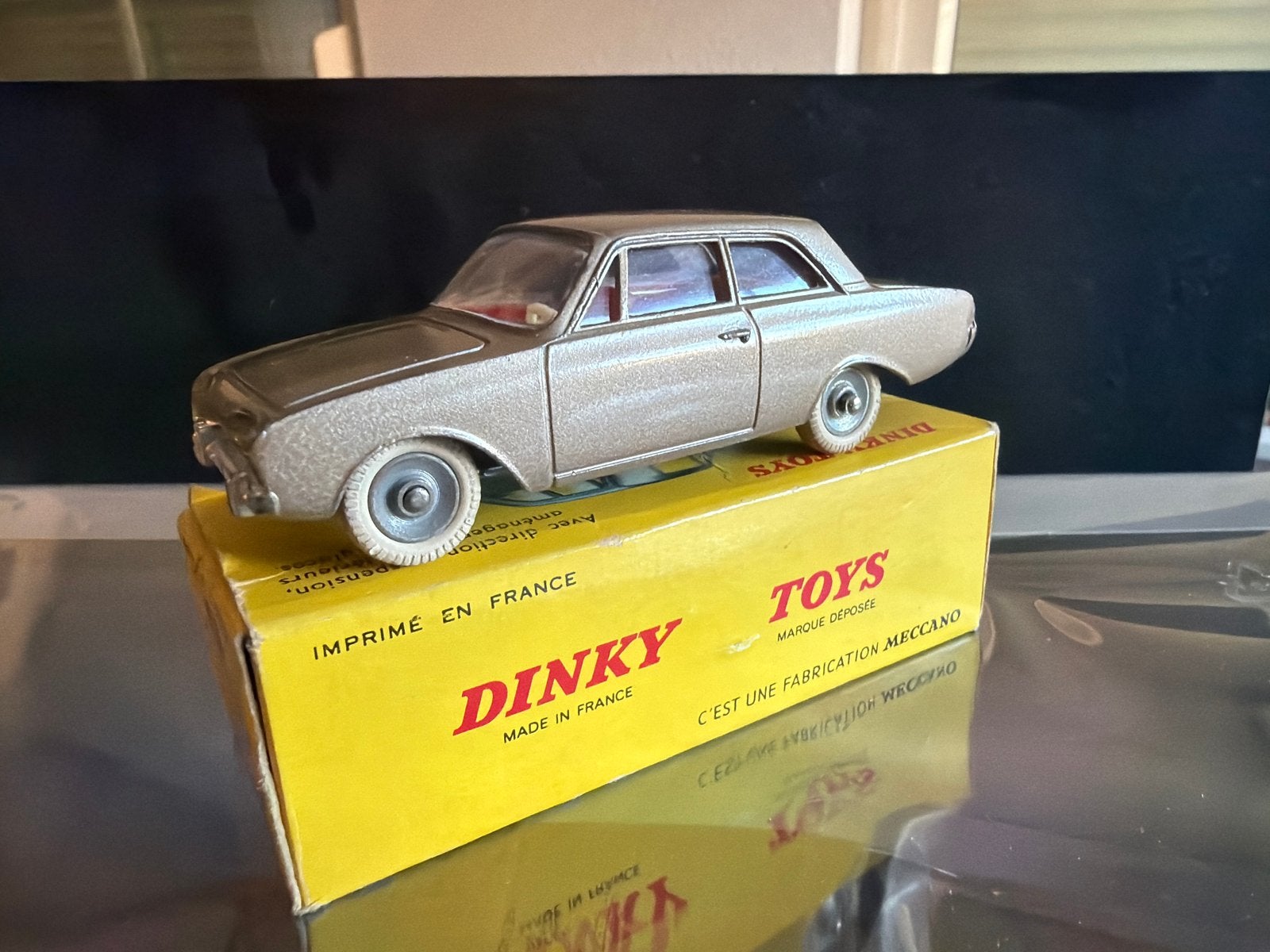 Dinky Toys France Ford Taunus -  met OVP, Auto, Dinky Toys, Ophalen of Verzenden, Zo goed als nieuw